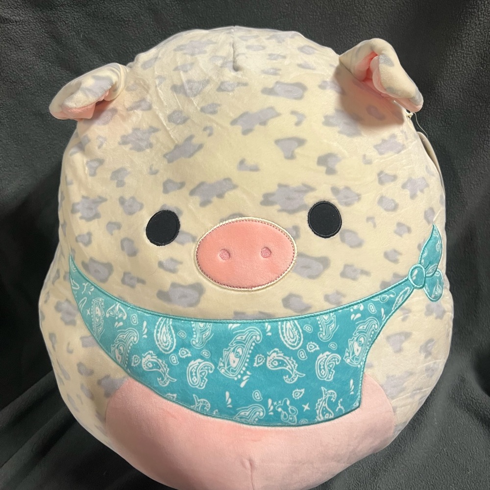 Rosie pig bandanna squishmallow